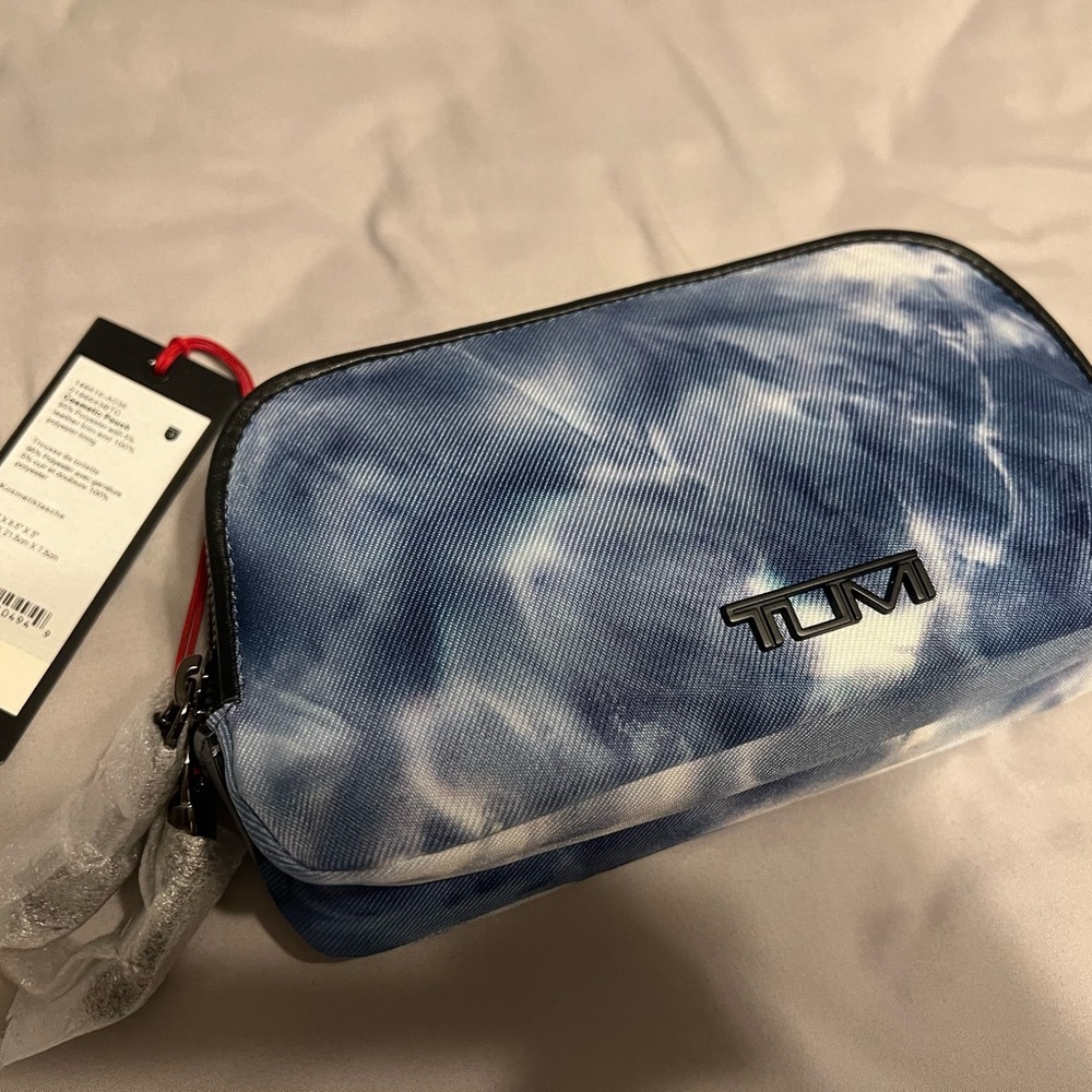 TUMI Voyaguer Blue and White Tie Dyed Cosmetic Pouch NWT